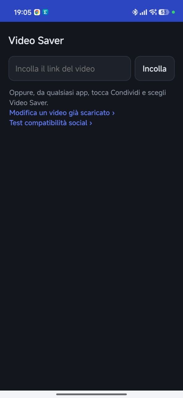 Video Saver home screen with the “Paste the video link” field (app interface in Italian)