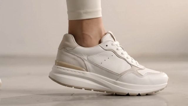 Riferimento: la sneaker indossata